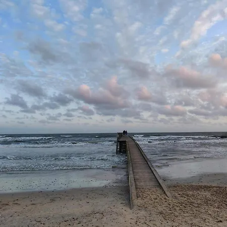 8 Person In Blavand-by Traum