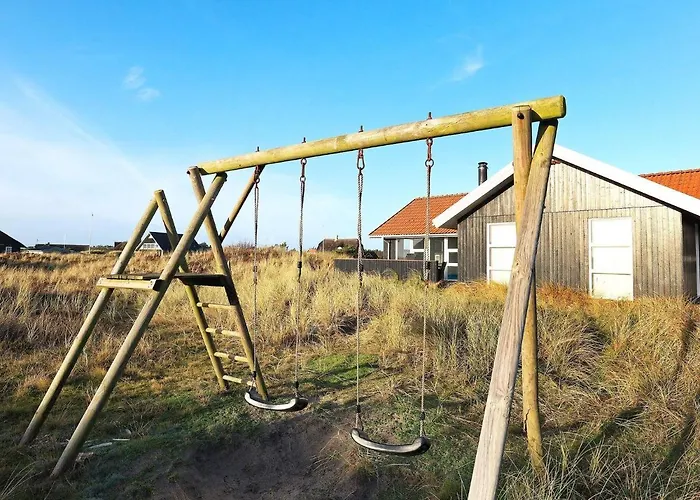 8 Person In Blavand-by Traum *