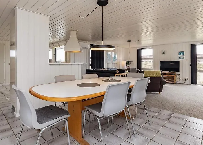 8 Person In Blavand-by Traum ブラーバンド